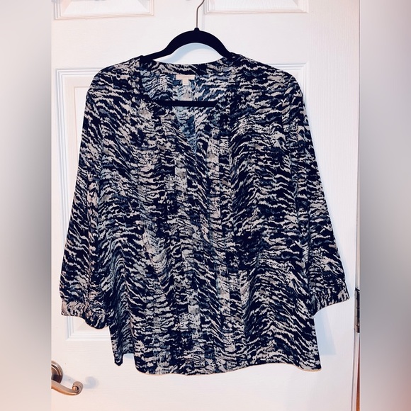 Talbots Black and White Patterned Top Large Petite - Picture 2 of 3